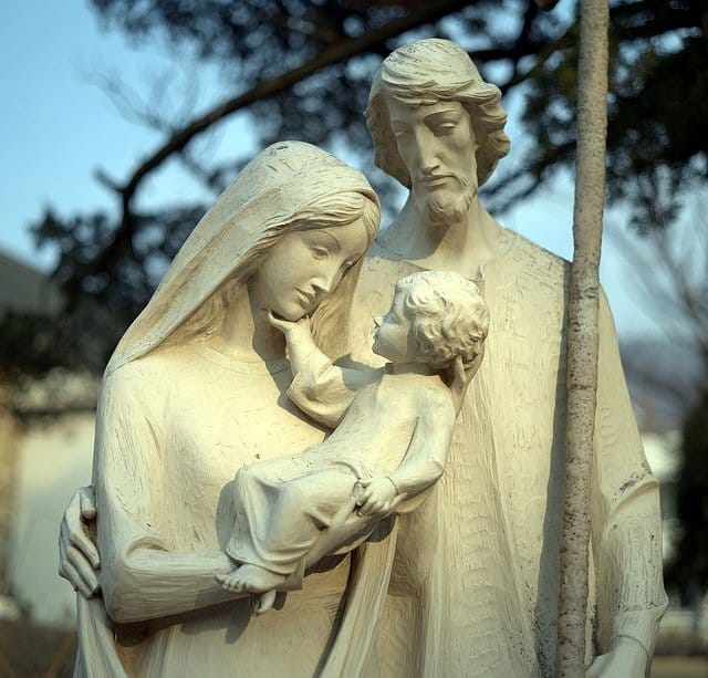 statue